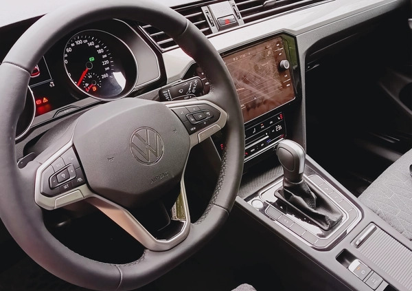 Volkswagen Passat cena 94500 przebieg: 1000, rok produkcji 2023 z Pelplin małe 596